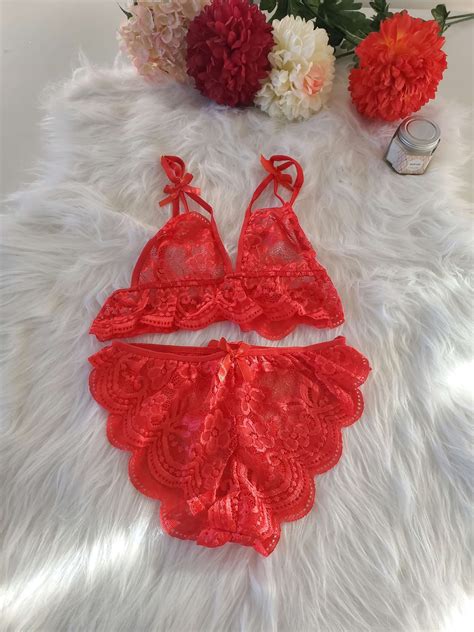 Ensemble Lingerie Soutien Gorge en Dentelle Séduction et Raffinement
