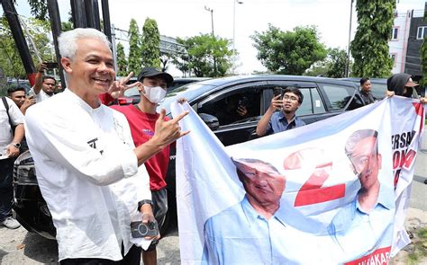 Di Hadang Pendukung Prabowo Ganjar Pranowo Malah Ngajak Makan Bareng