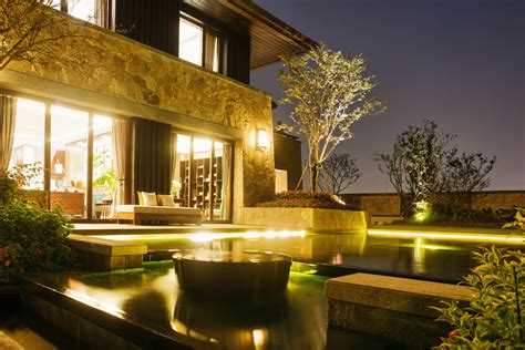 9 Best Landscape Lighting Ideas For Your Backyard - LampHQ