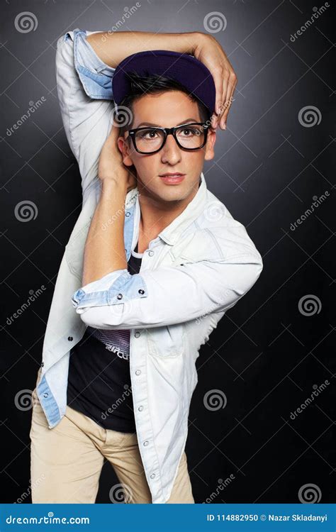 Gay Hombre Bastante Sensual De La Moda Con Maquillaje Del Arte Foto De Archivo Imagen De