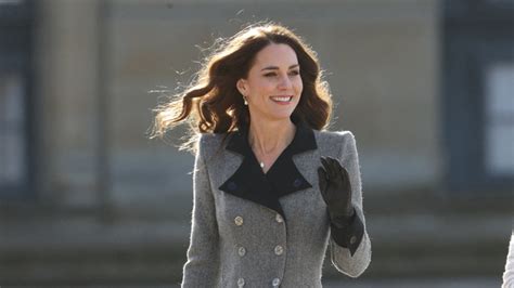 Kate Middleton sort du silence pour la première fois depuis lannonce