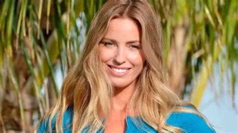 En bikini Rocío Guirao Díaz se sentó en el yate y no podían creer cómo se le marcaba todo