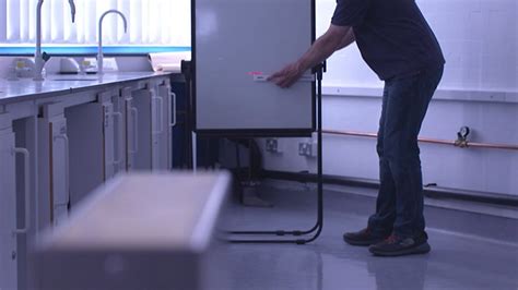 Particles and waves - Higher Physics - BBC Bitesize 