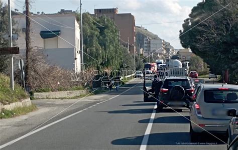 Incidente Sulla State A Lazzaro Nel Reggino Scontro Auto Pullman