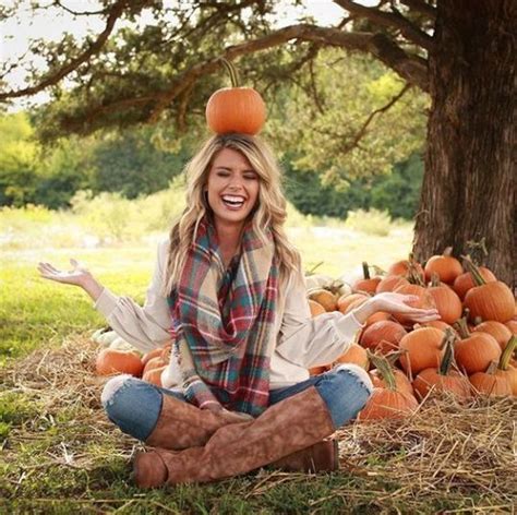 15 Fall Photoshoot Ideas To Get Some Serious Inspo Society19 Fall