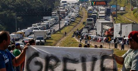 Saiba Como O Dia A Dia Dos Caminhoneiros Parados No Pa S Buonny