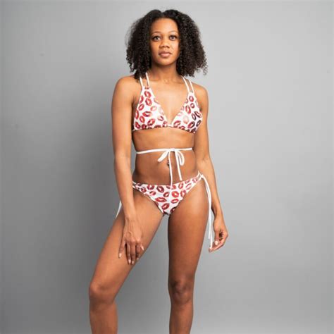 9 Hot Sexy Bruna Choma Bikini Pics