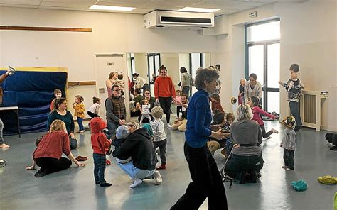 De La Fantaisie Et De La Bonne Humeur En Famille à La Mjc De Trégunc