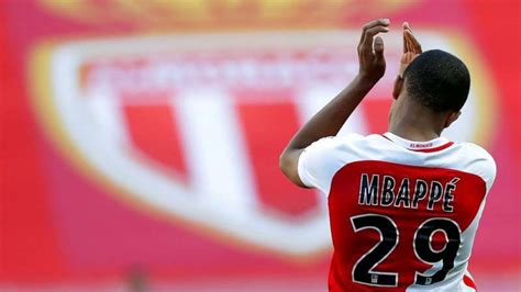 Foto Kejar Mbappe Pelatih PSG Punya Rayuan Maut