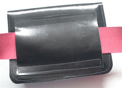 Leather belt pouch – Bondatrix