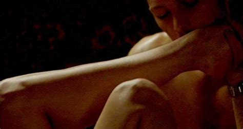 Naked Vahina Giocante In The Blonde With Bare Breasts