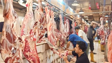 Motong Dua Ekor Sapi Bx Proses Bonding Daging Sapi Baru Turun Dari