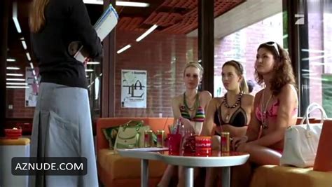 FIONA ERDMANN Nude AZNude