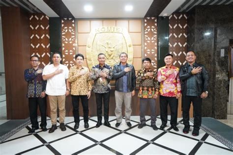 KPU DKI Pasangan Dharma Kun Penuhi Syarat Maju Pilgub 2024