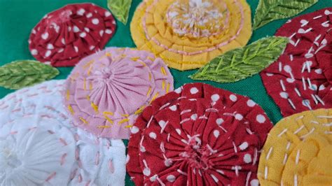 Stitch A Suffolk Puff Rose Garden Easy Textile Art The Garden Quilt