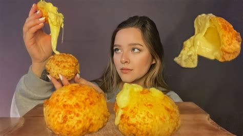 ASMR BOLAS DE QUEIJO GIGANTE MUKBANG BRASIL CAMILE ASMR YouTube