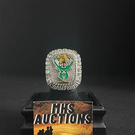 MILWAUKEE BUCKS 2021 "ANTETOKOUMPO" CHAMPIONSHIP REPLICA RING (ref1275)