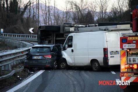 Incidente Sulla Valassina Ss Bloccata