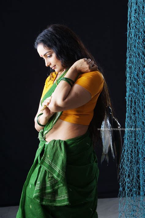 Bhavana Actress Hot Shweta Menon Hot Navel Show Bare Back Show And Sexy Photo Gallery In