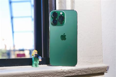 iPhone 13, iPhone 13 Pro's New Green Colors Compared To Other Green ...