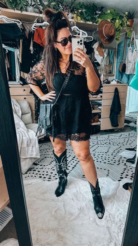 Midsize Stagecoach Outfit Idea Curvy Girl Country Concert Outfit