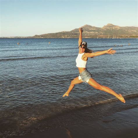 10 Hot Amelie Van Tass Bikini Pics