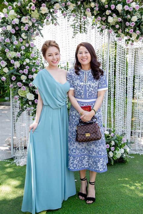 Hot girl Trâm Anh mua xe xịn tiết lộ đại gia đứng sau tài trợ