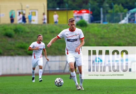 Gerrit Wegkamp Zwickau Dahinter Mike Koennecke Zwickau Fussball