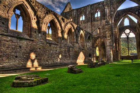 Tintern Abbey, Wales - hdrcreme