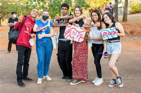 Fotos Alunos Comemoram Aprova O Na Unb Matr Culas Come Am Nesta