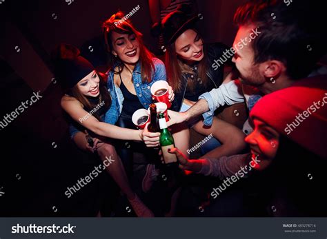 Young Girls Getting Drunk Party Stock Photo 483278716 | Shutterstock