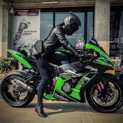 Biker Girl On Kawasaki Ninja Zx 10r Biker Girl Cafe Racer Motorcycle