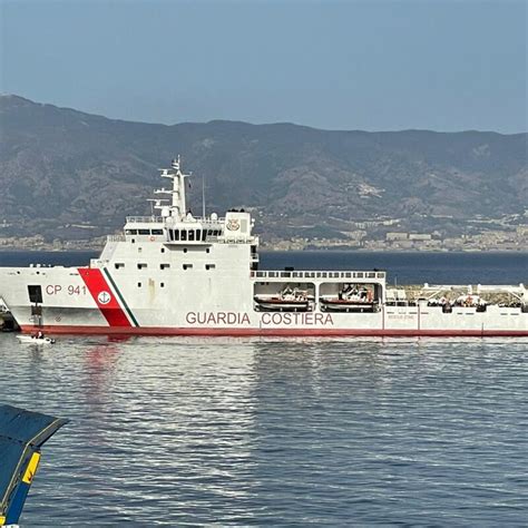 Arrivata A Reggio Calabria La Nave Diciotti Con Migranti