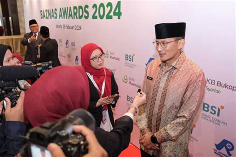 Menparekraf Sandiaga Uno Raih Penghargaan Baznas Award