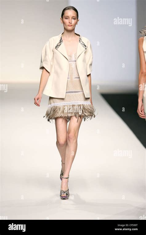 La Perla Milan Ready To Wear Spring Summer Brunette Model Wearing A