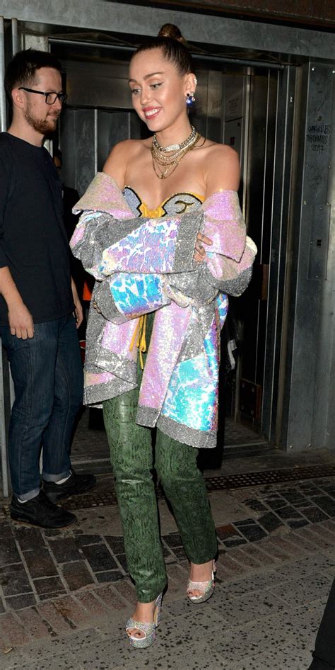 Miley Cyrus Sexy On Stage Hot Celebs Home