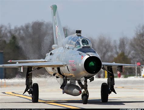 Mikoyan Gurevich Mig 21um Untitled Aviation Photo 2265882