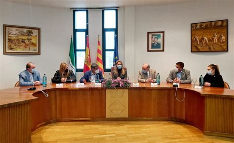 Visita institucional de la Delegada del Govern a Catalunya lExcma Sra Mª Eugènia Gay Sant
