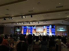 Category:Evangelical Christian megachurch worship services - Wikimedia Commons