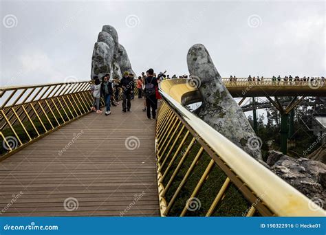 Golden Bridge of Da Nang in Vietnam Editorial Photo - Image of danang, night: 190322916