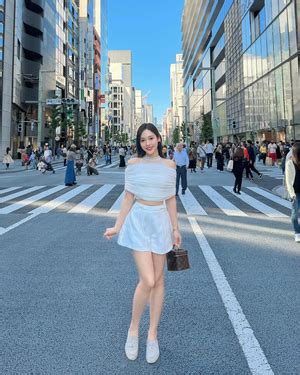 Nhan sắc xinh đẹp của hot girl sinh năm gây sốt tại lễ tốt nghiệp Báo Dân trí