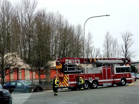 Auburn WA Valley Regional Fire Authority Ladder 331 At A MVA Earlier