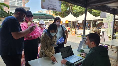 訊息專區 歷史訊息 最新消息 森林美學空間共享 臺東林管處辦理贈苗及森林街角市集 歡喜分享國產材美學空間「杉林語堂」啟用