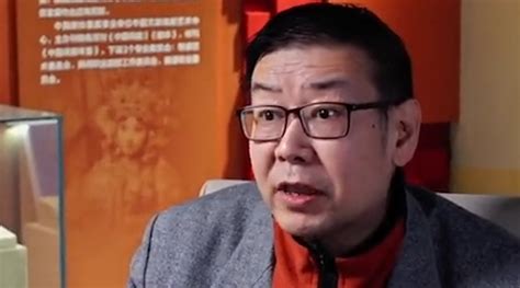 北京人艺院长任鸣去世 曾寄语青年演员“献身舞台而不是追名逐利”手机新浪网