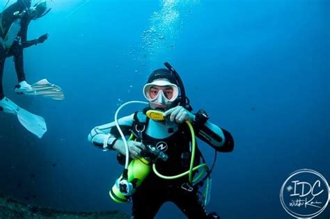 Self Reliant Diver Course Book Online PADI Adventures