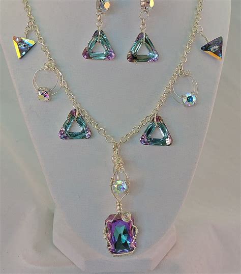 Swarovski Crystal Opalescent Purple Necklace And Dangle Earring Set So