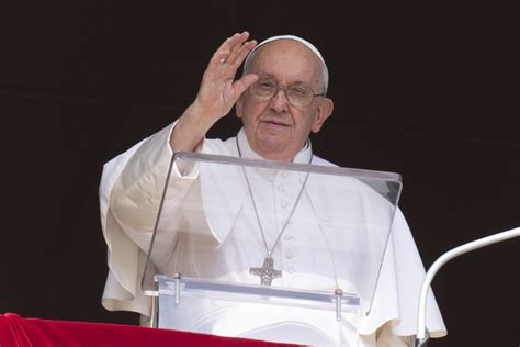 Pope Francis meets with U.S. LGBT group previously denounced by Vatican ...