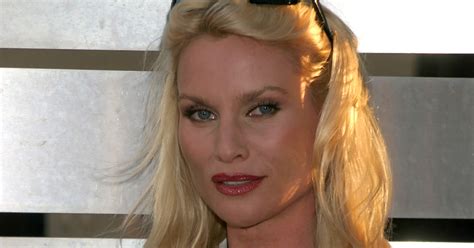 Nicollette Sheridan To Make Her Dynasty Debut As Alexis Carrington On ...