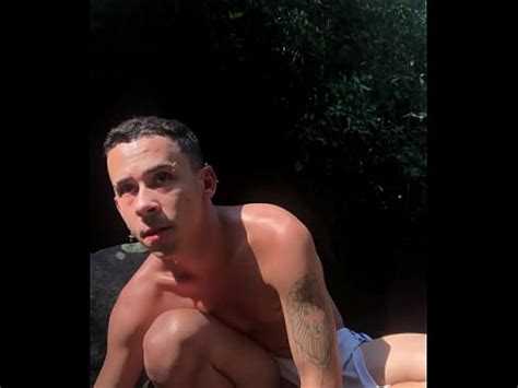 Batendo Uma Na Cachoeira XVIDEOS