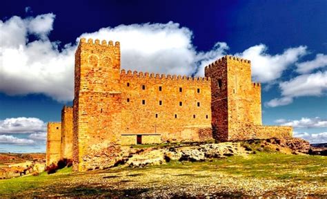 Encore! Life - | ♕ | Castillo de Sigüenza - Guadalajara, Spain ...